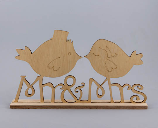 Mr&Mrs επιγραφή με πουλάκια