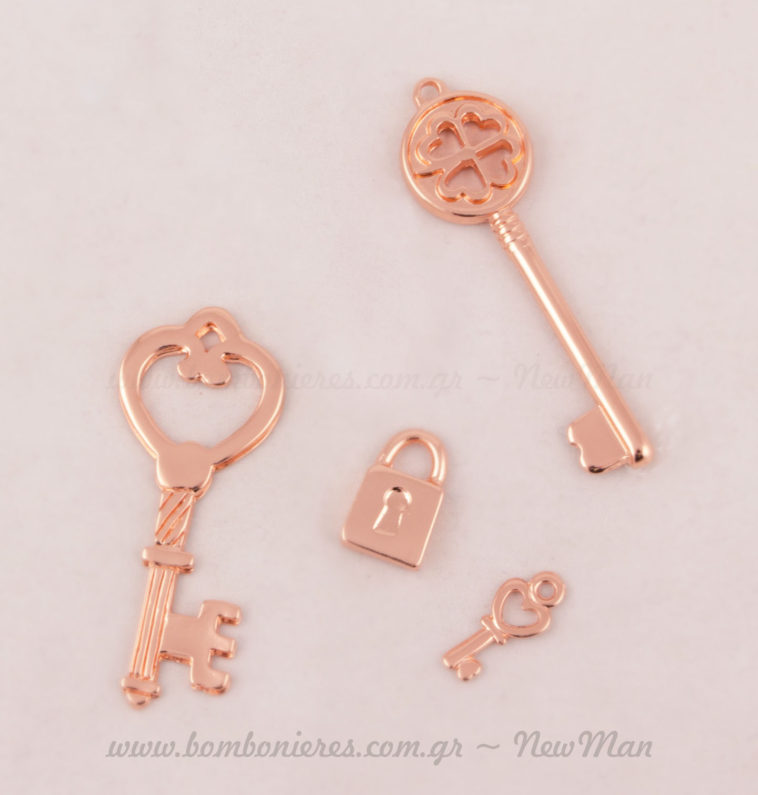 Κλειδιά ροζ-χρυσό σε vintage σχέδια