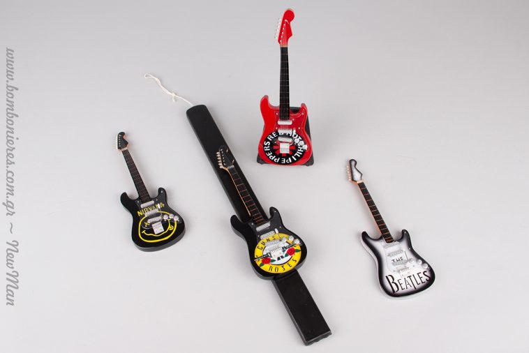 Εμείς συνδυάσαμε ηλεκτρική κιθάρα Guns N’ Roses με πλακέ κερί σε μαύρο χρώμα.