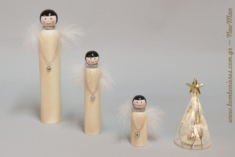 Ξύλινες φτεροχνουδωτές Αγγελίνες (10cm, 18cm, 25cm) και μίνι γυάλινο δεντράκι με φως LED για την χριστουγεννιάτικη διακόσμησή σας.