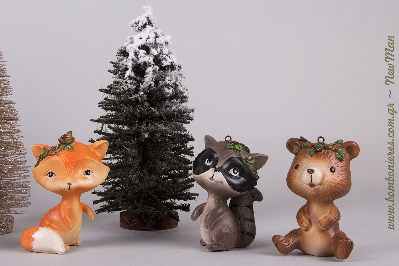 Χριστουγεννιάτικα ζωάκια του δάσους (αλεπού, ρακούν, αρκουδάκι, ελαφάκια) και χιονισμένα έλατα για την εορταστική σας διακόσμηση.