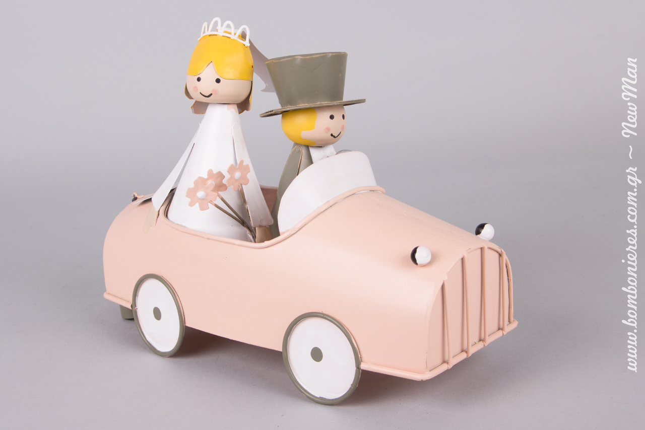 Διακοσμητικό- σούπερ χαριτωμένο αυτοκινητάκι Just Married με γαμπρό και νύφη (20cm) για το τραπέζι τον ευχών και τη γαμήλια διακόσμηση.