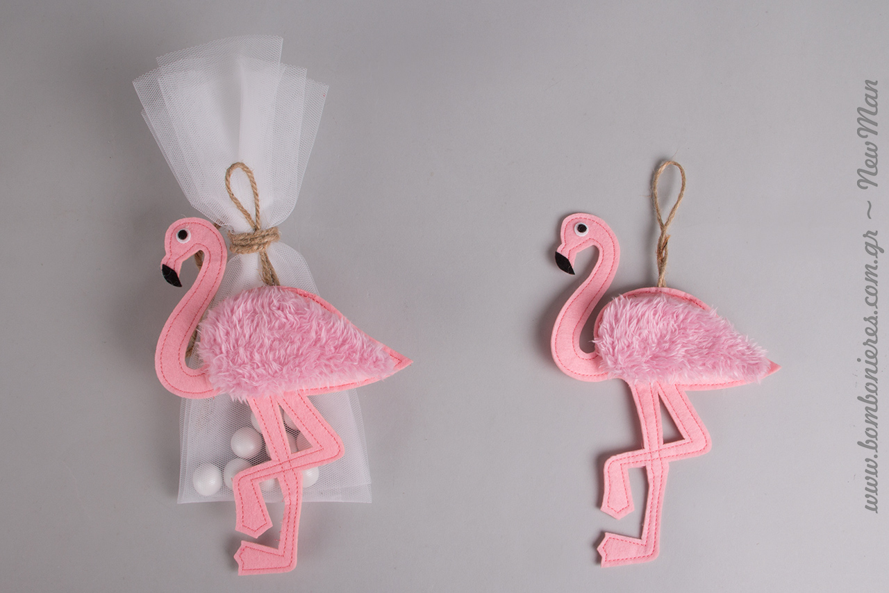 Η τρέλα με τα φλαμίνγκο συνεχίζεται και φέτος με τις υπέροχες μπομπονιέρες «Let’s flamingo».
