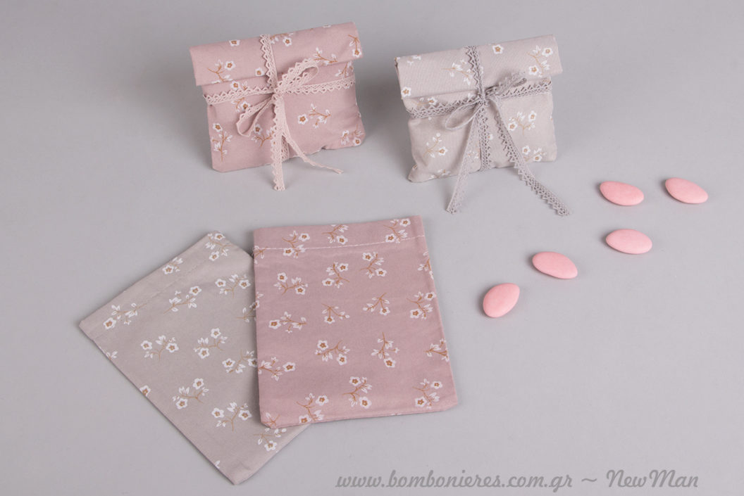 Πανέμορφα και σούπερ χαριτωμένα υφασμάτινα πουγκάκια με υπόστρωμα και φλοράλ μοτίβο σε ροζ & γκρι-σιέλ για την μπομπονιέρα του γάμου ή της βάπτισης.