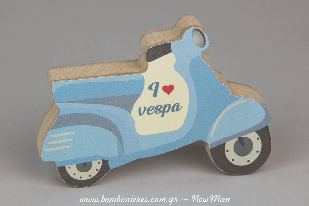 I love Vespa, ξύλινα διακοσμητικά (ντεκουπάζ) για την διακόσμηση και τον στολισμό σε διαστάσεις: 120 x 20 x 90mm.